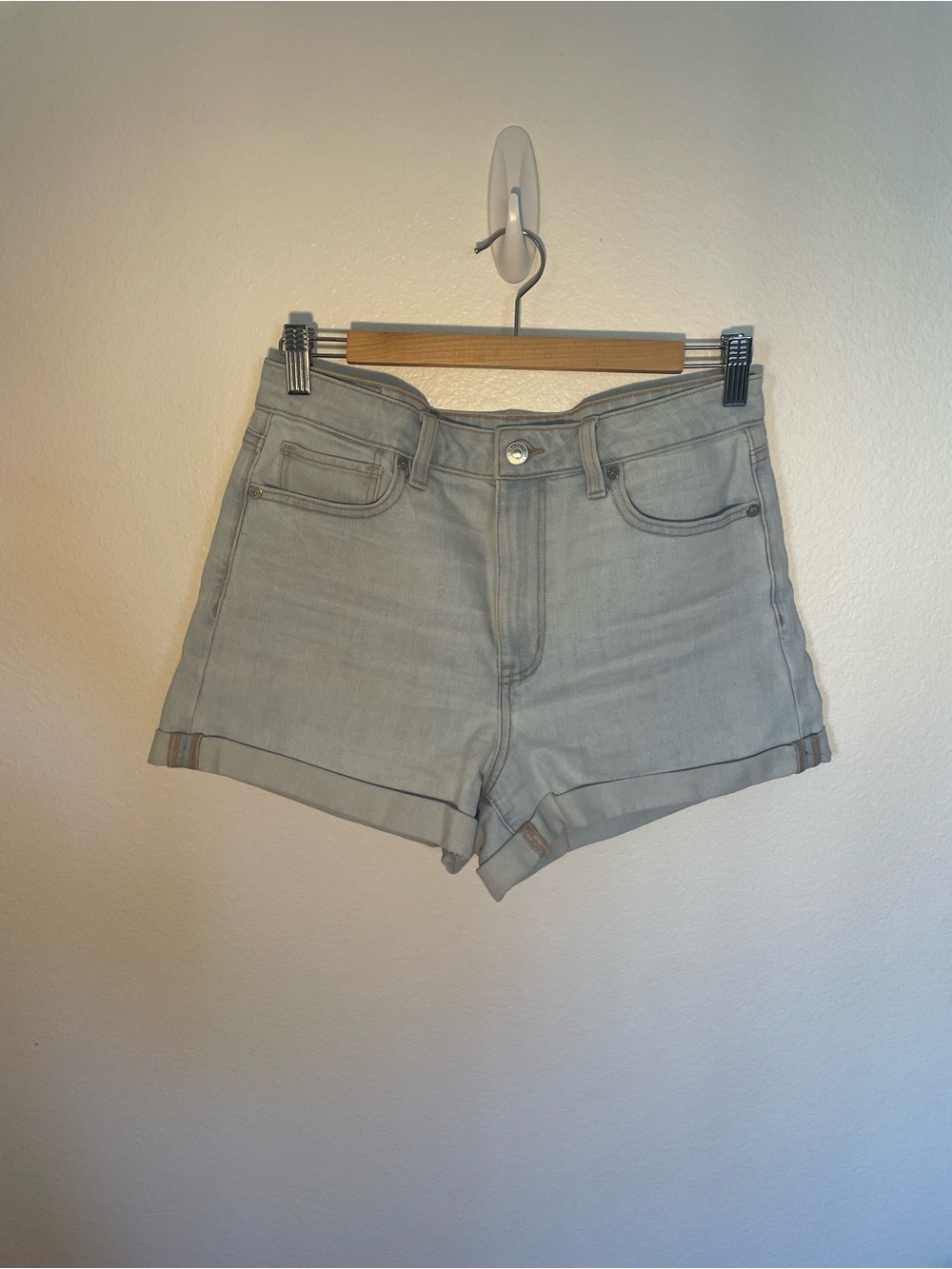 American Eagle high-waisted shorts